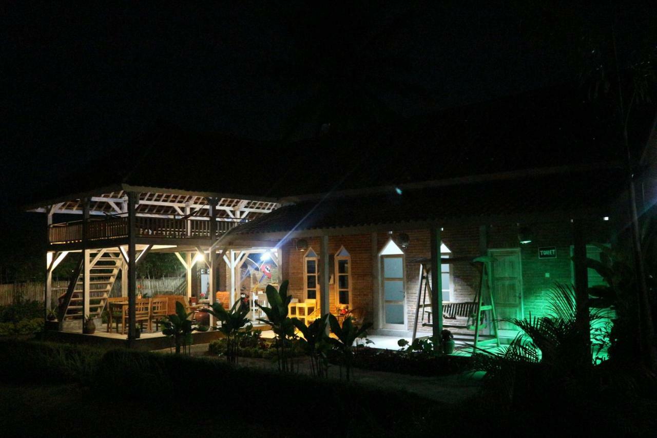 Tetebatu Flush Harmony Hotel Exterior photo